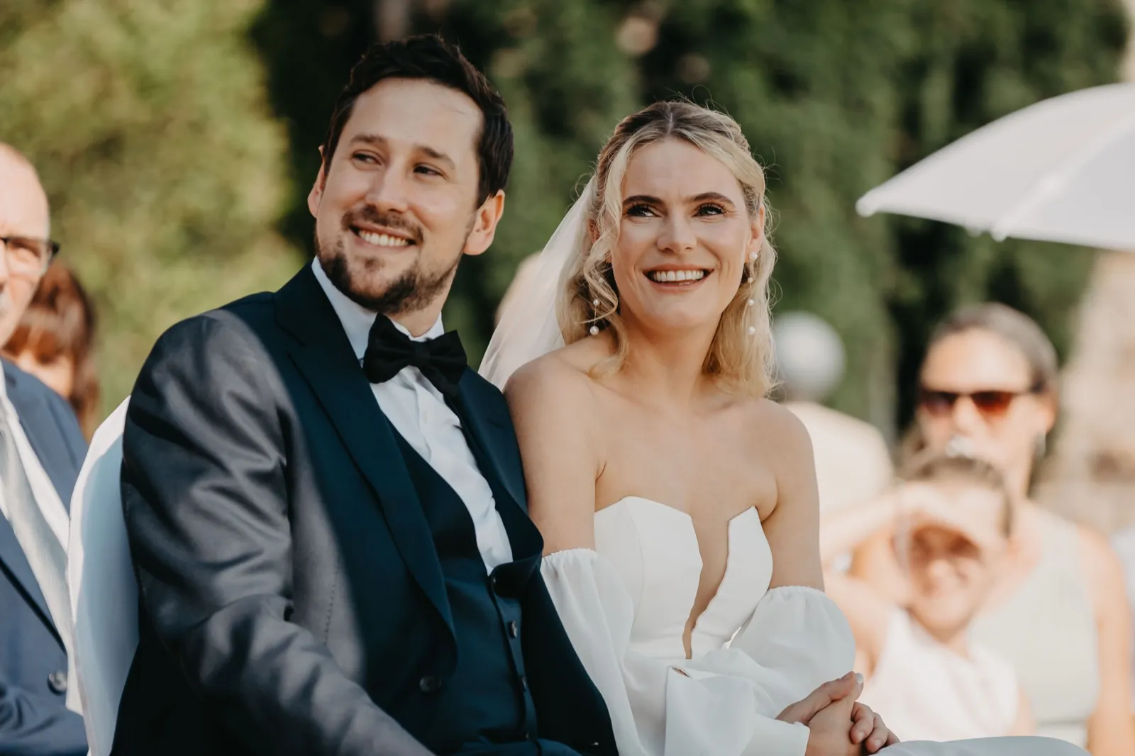 Julia & Max Hochzeitsfoto Kloster Triefenstein – Light Hunters